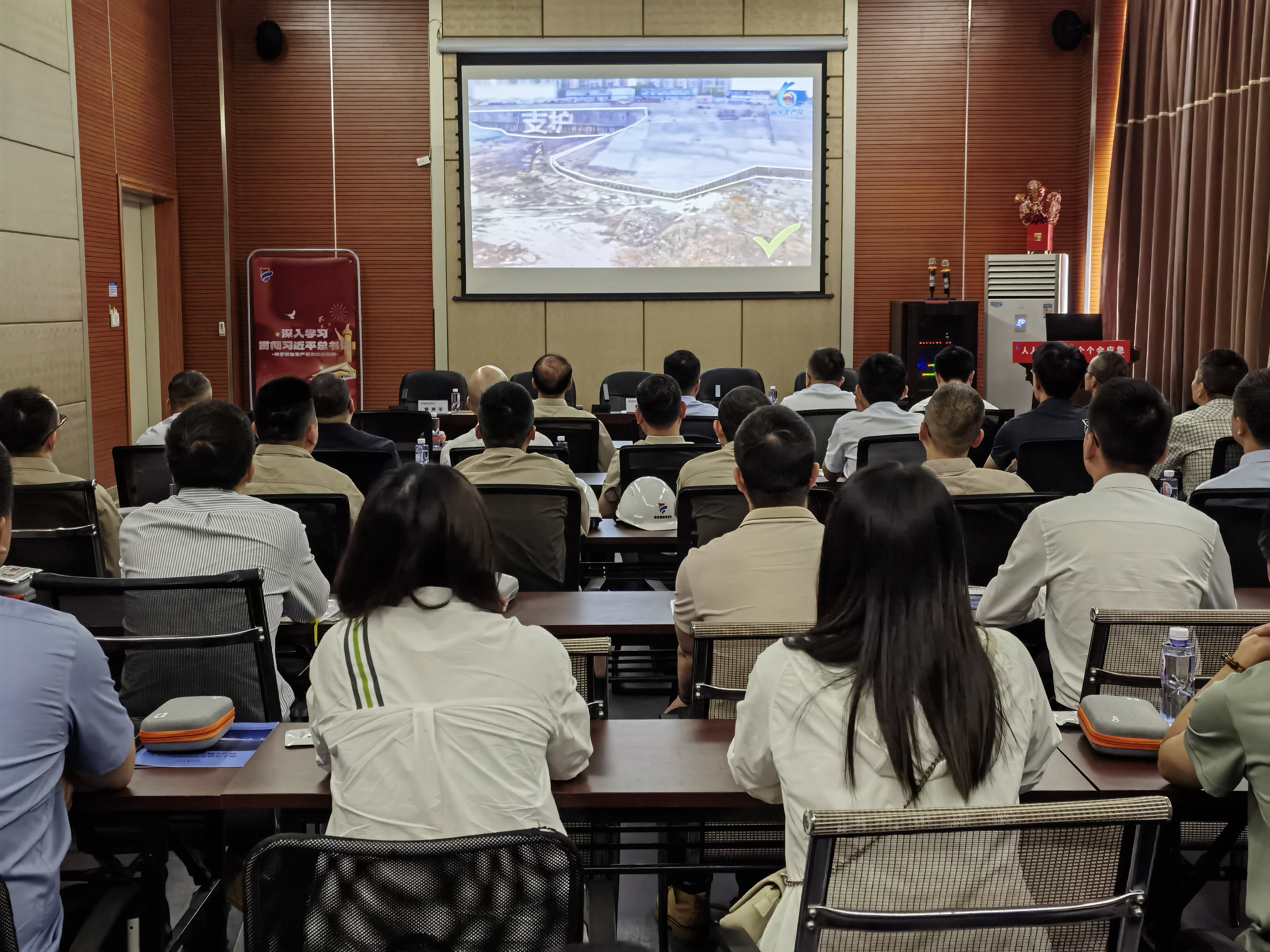 线上赌博平台启动2025年“安全生产月”活动  筑牢安全防线，护航绿色发展